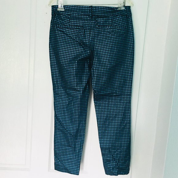 Capris With Fun Pattern - Picture 2 of 5
